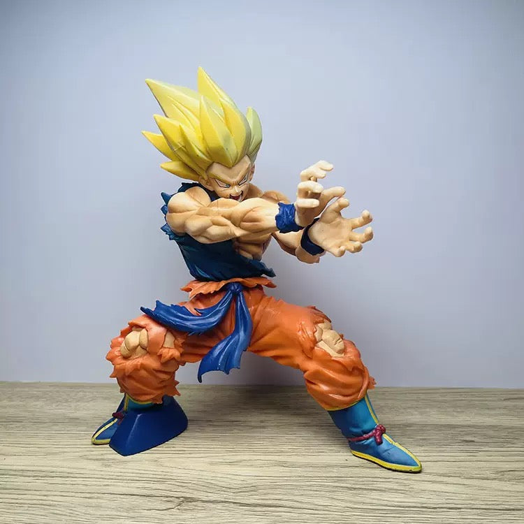 Super Saiyan Goku 15cm Figure | Kamehameha Battle Pose DBZ Statue