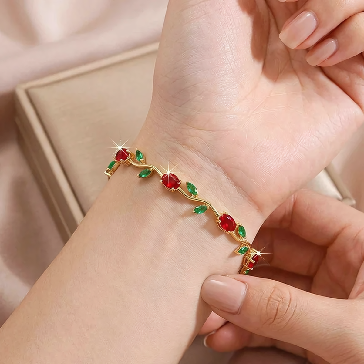 Flora Gold tulip vine bracelet